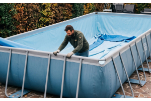 Guida al rimessaggio invernale della tua piscina fuori terra (senza stress!)